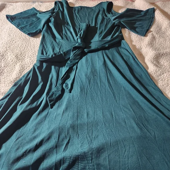 Unamed Wrap Dress with cold shoulder detailing Size 0XL in hunter green - Picture 11 of 11